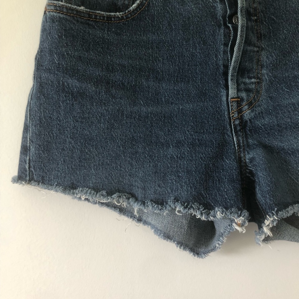 Levi's Dark Blue High-Rise Denim Cutoff Shorts | Size W28 - Picture 4 of 7